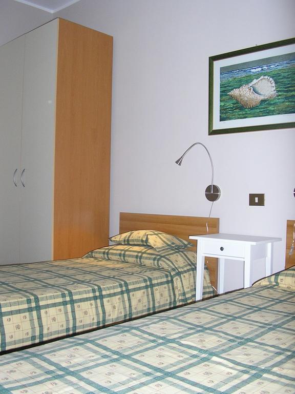 Bed and Breakfast Al Vecchio Olivo Frascati Habitación foto